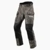 Rev'it Sand 4 H2O Motorbroek -Goedhart Motoren revit sand 4 h2o motorbroek camo 861f